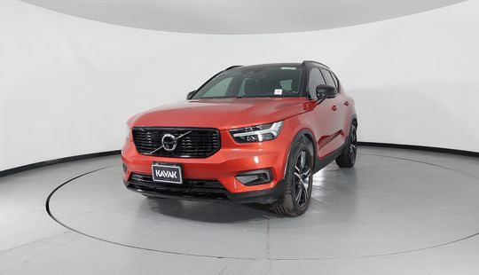 Volvo • XC40