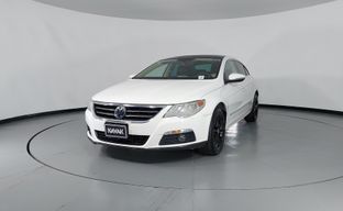 Volkswagen • Passat