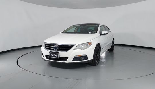 Volkswagen • Passat