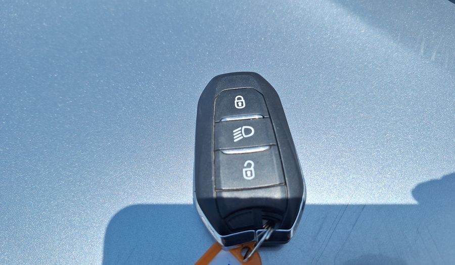 Citroen C3 1.2 PURETECH 82 BVM SHINE CONNECTED CAM Hatchback 2021