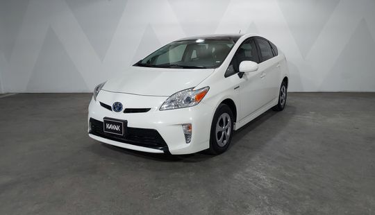 Toyota • Prius