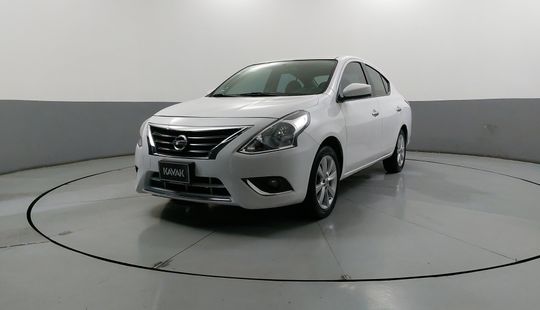 Nissan • Versa