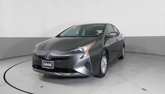 Toyota • Prius