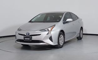 Toyota • Prius