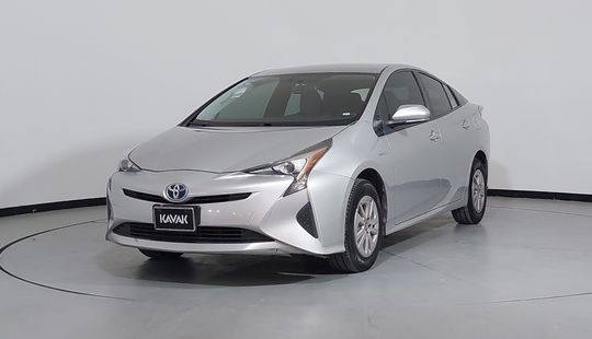 Toyota • Prius