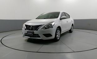 Nissan • Versa