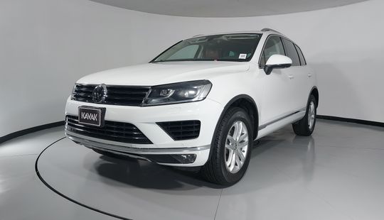 Volkswagen • Touareg