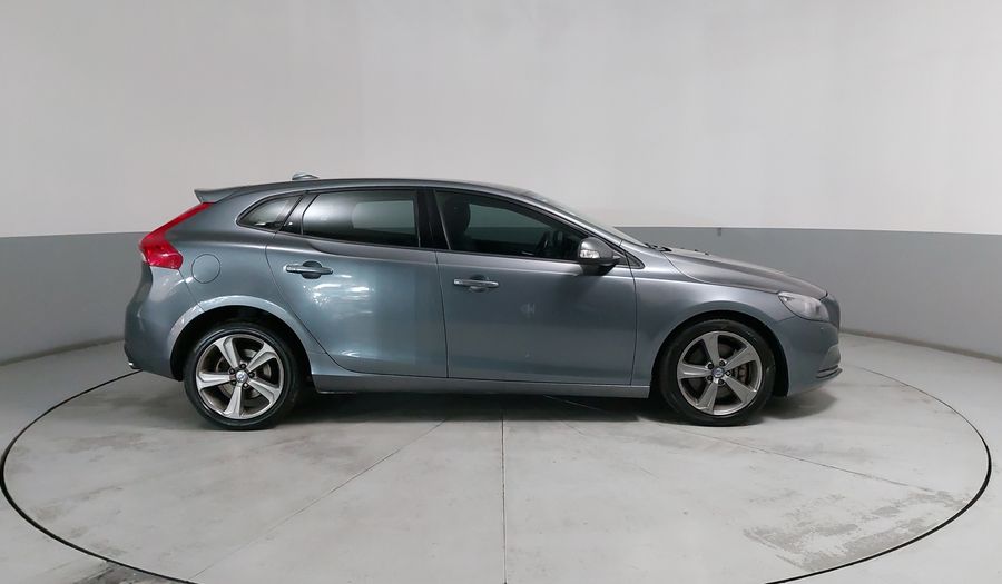 Volvo V40 2.0 SPORT AT T4 Hatchback 2016