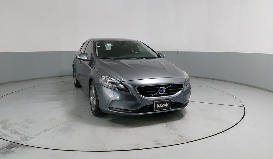 Volvo V40 2.0 SPORT AT T4 Hatchback 2016