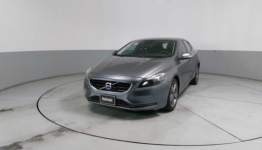 Volvo • V40