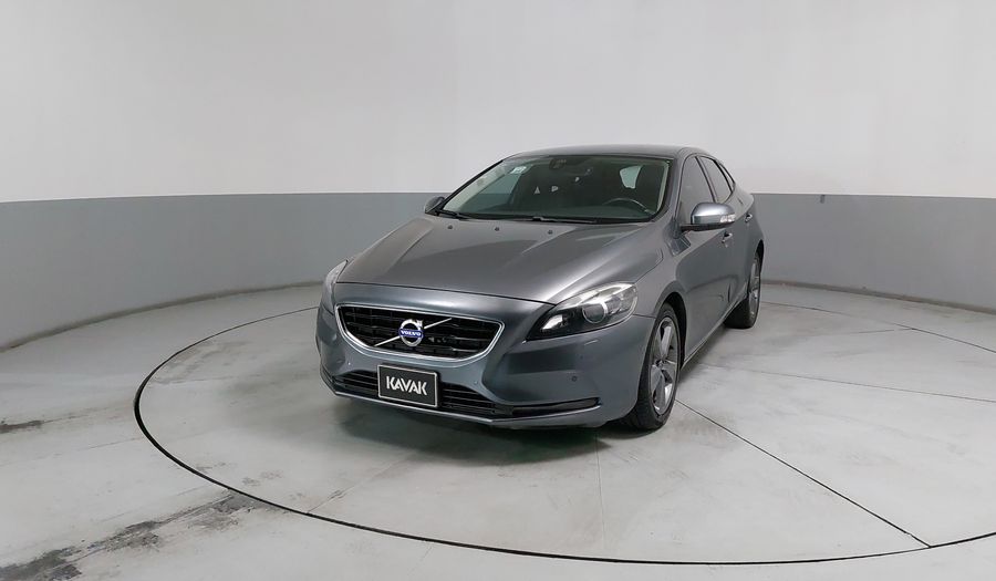 Volvo V40 2.0 SPORT AT T4 Hatchback 2016