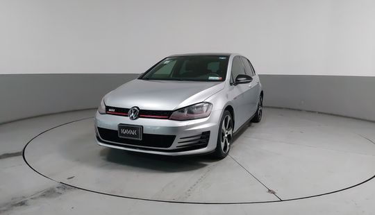 Volkswagen • Golf