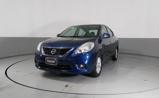 Nissan • Versa