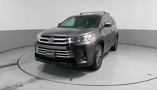 Toyota • Highlander