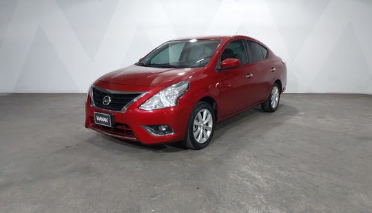 Nissan • Versa