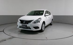 Nissan • Versa