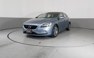 Volvo • V40