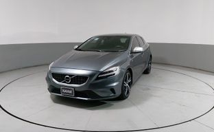 Volvo • V40