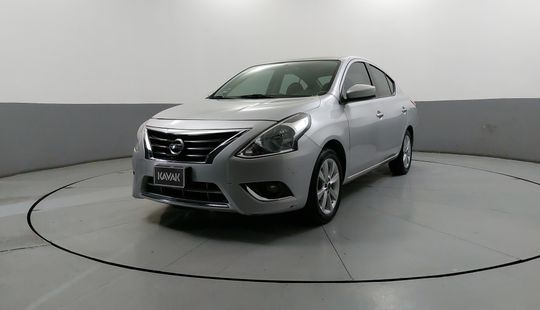 Nissan • Versa