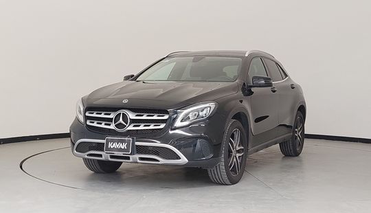 Mercedes Benz • Clase GLA