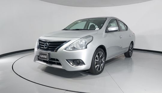 Nissan • Versa