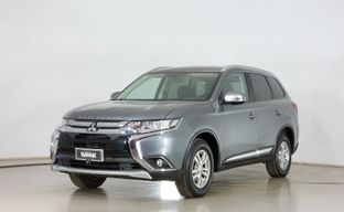 Mitsubishi • Outlander