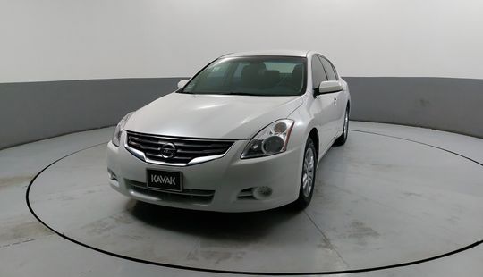 Nissan • Altima