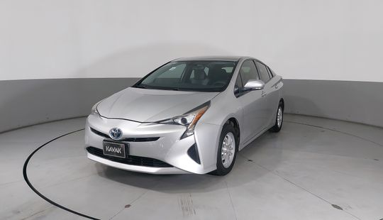 Toyota • Prius