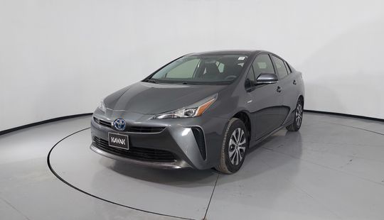 Toyota • Prius