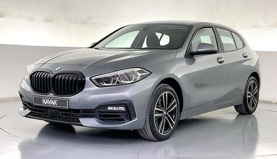 BMW 120i Exclusive-2022