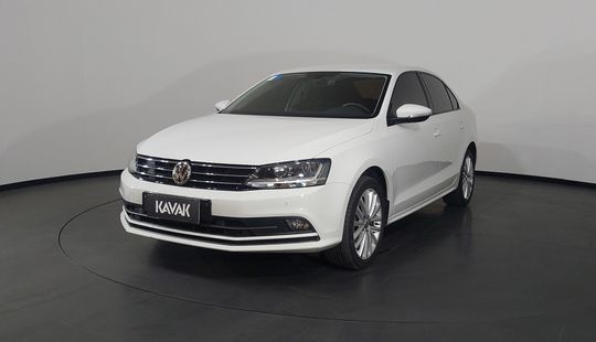 Volkswagen • Jetta