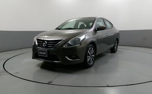 Nissan • Versa