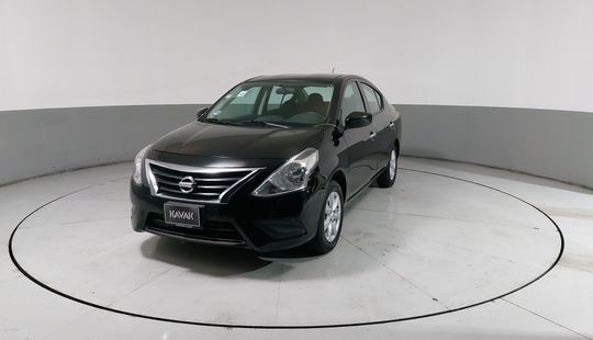 Nissan • Versa