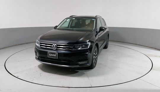 Volkswagen • Tiguan