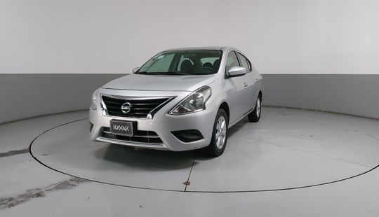 Nissan • Versa