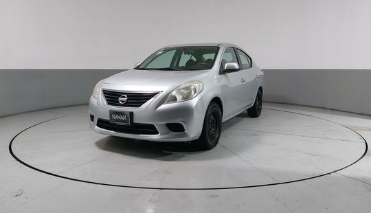 Nissan • Versa