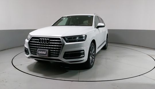 Audi • Q7