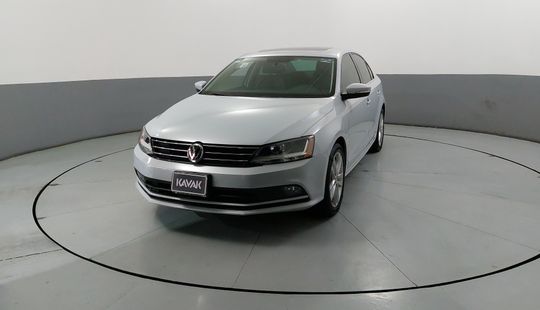 Volkswagen • Jetta