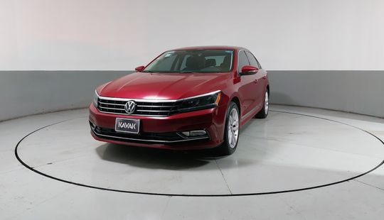 Volkswagen • Passat