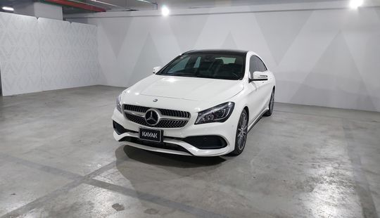 Mercedes Benz • Clase CLA