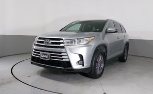 Toyota • Highlander