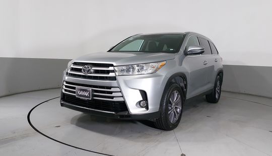 Toyota • Highlander