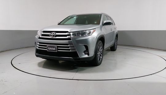 Toyota • Highlander