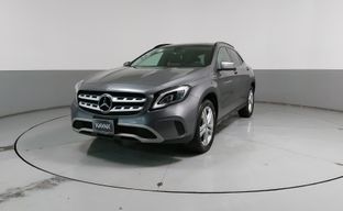 Mercedes Benz • Clase GLA