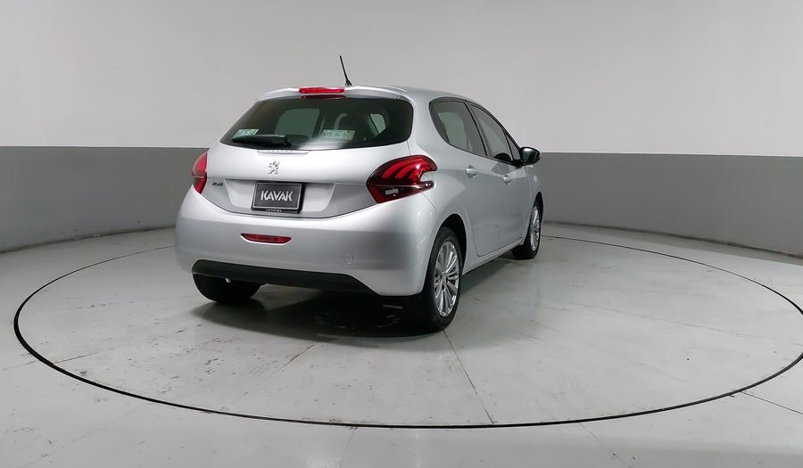 Peugeot 208 1.6 ALLURE MT Hatchback 2016