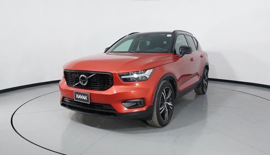 Volvo • XC40