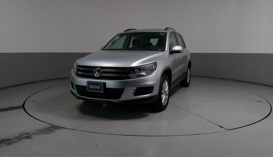 Volkswagen • Tiguan