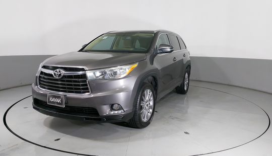 Toyota • Highlander