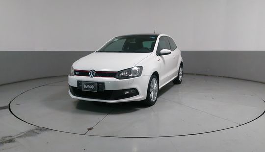 Volkswagen • Polo