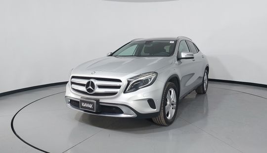 Mercedes Benz • Clase GLA